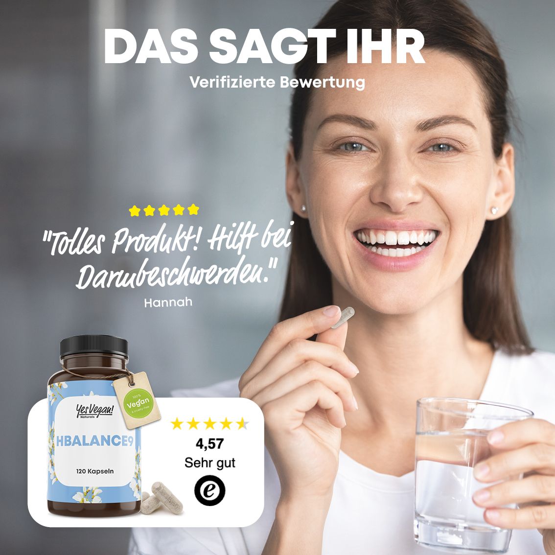 Frau hält Kapsel und Glas Wasser. Flasche mit 120 Kapseln und Siegel "Vegan".