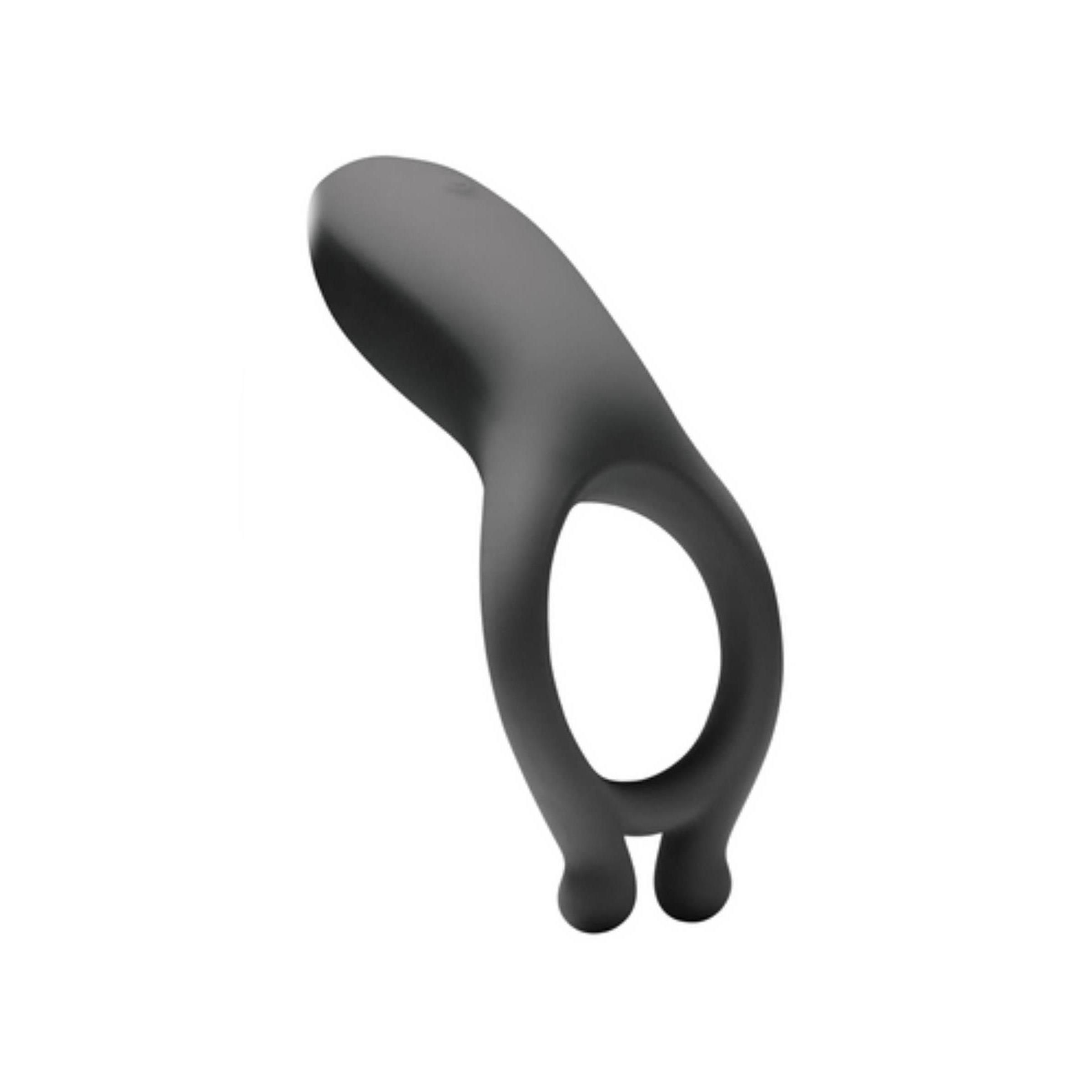 Grauer Cockring mit zwei Noppen. Ringförmig mit erhabenem Teil. Aus weichem Material. Auf weißem Hintergrund.
