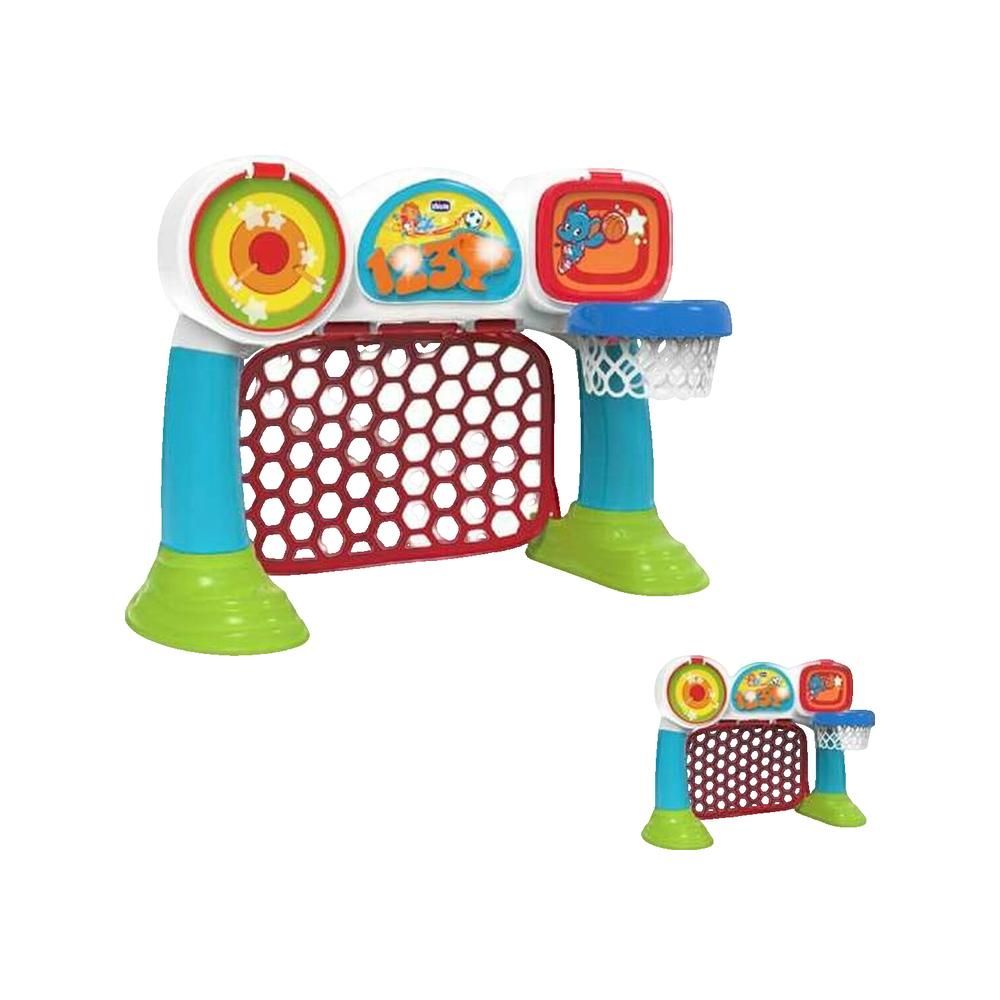 Mehrfarbiges Spielcenter mit Basketballkorb, Tor und Zielscheibe. Blaue, grüne und rote Elemente. Mit Logos.