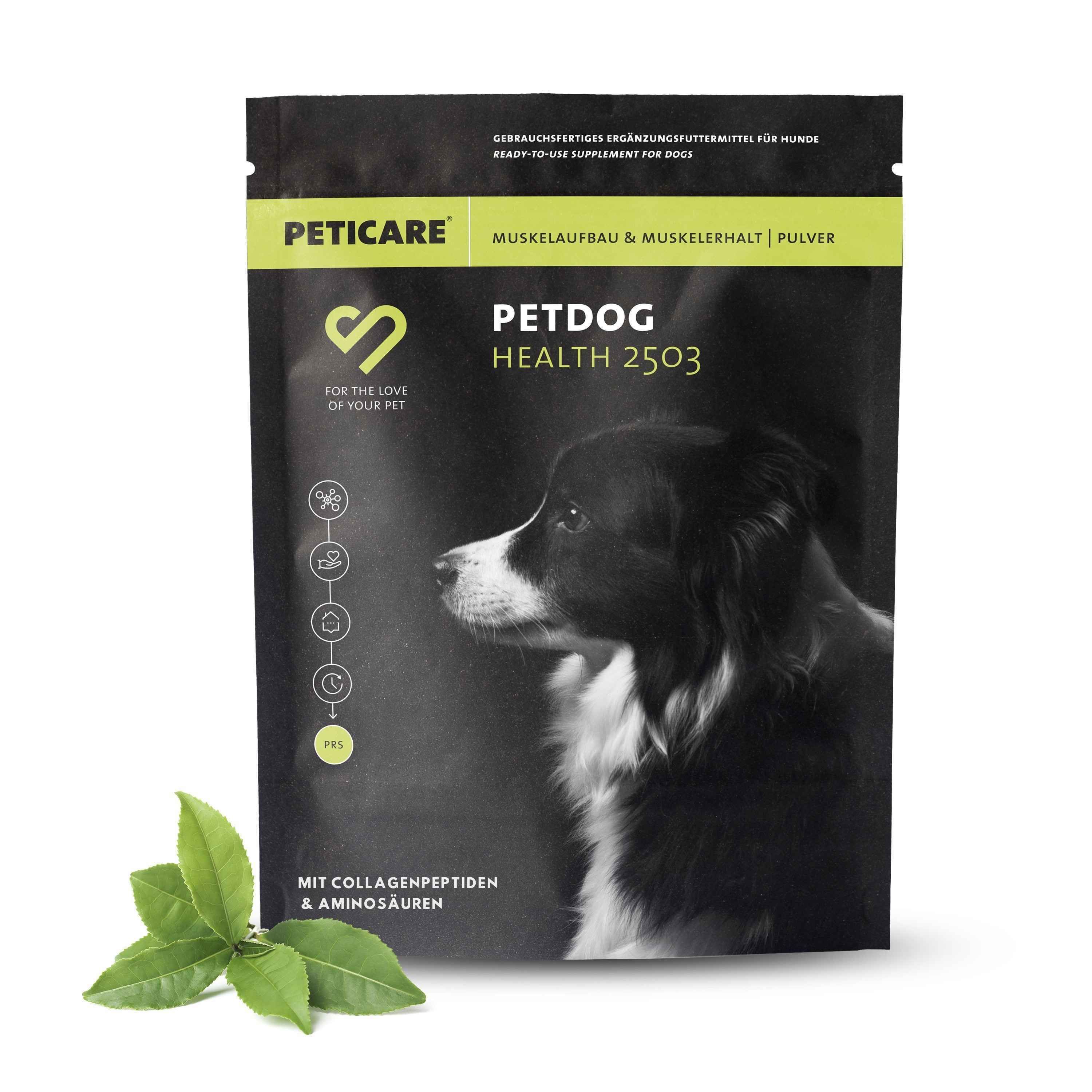 Schwarze Beutel mit Produktaufdruck. Grünpflanze links. Text: PETICARE, PETDOG HEALTH 2503, mit Kollagenpeptiden & Aminosäuren.