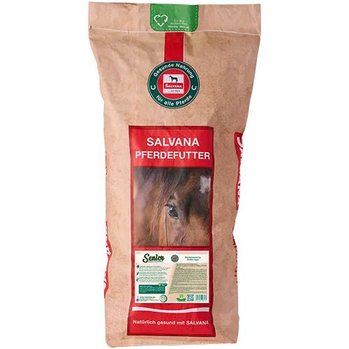 Pferdefutter-Sack. Brauner Papiersack mit Produktlogo und Pferdeauge. Text: Salvana Pferdefutter Senior.