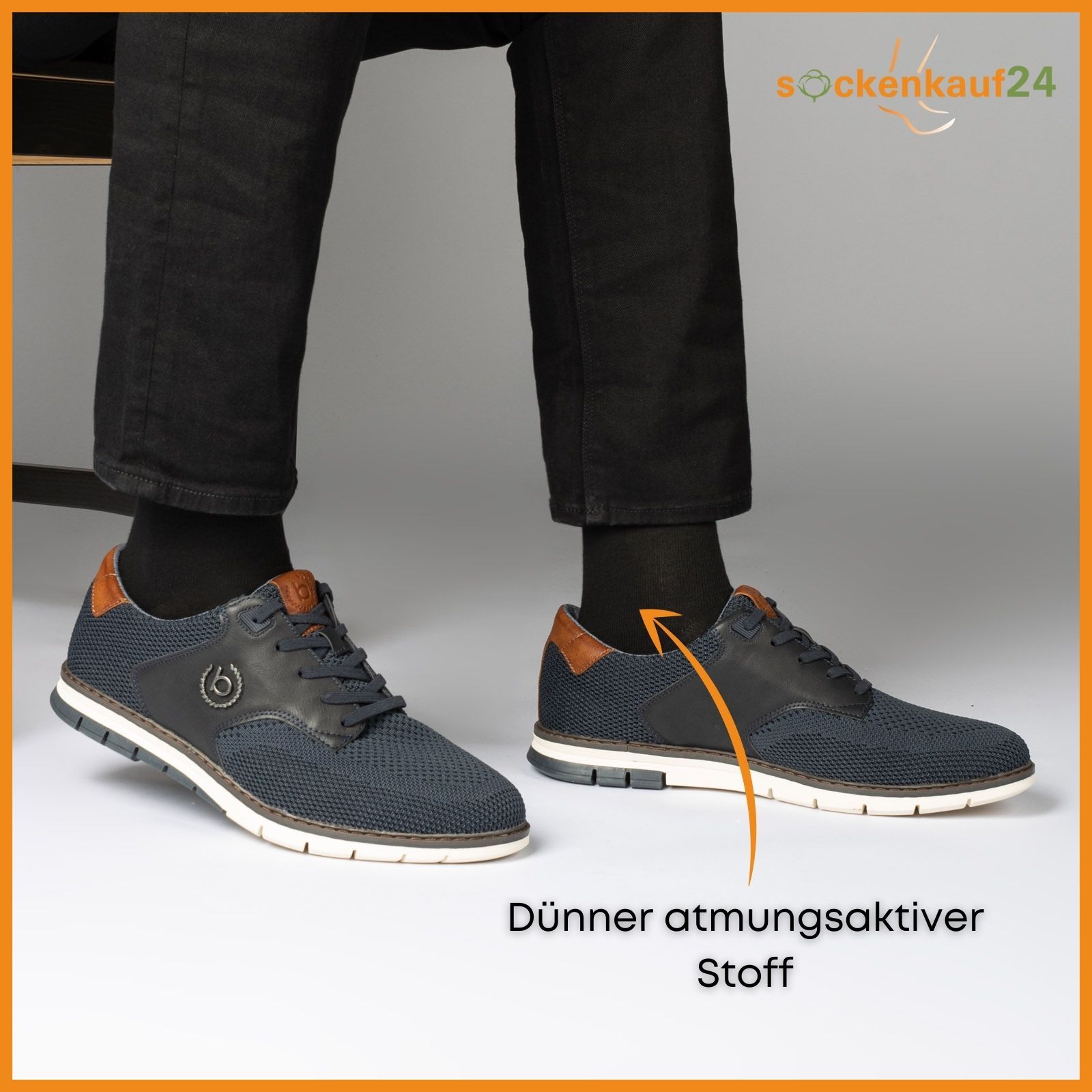 Person trägt schwarze Socken und blaue Schuhe. Pfeil zeigt auf Text: "Dünner atmungsaktiver Stoff".