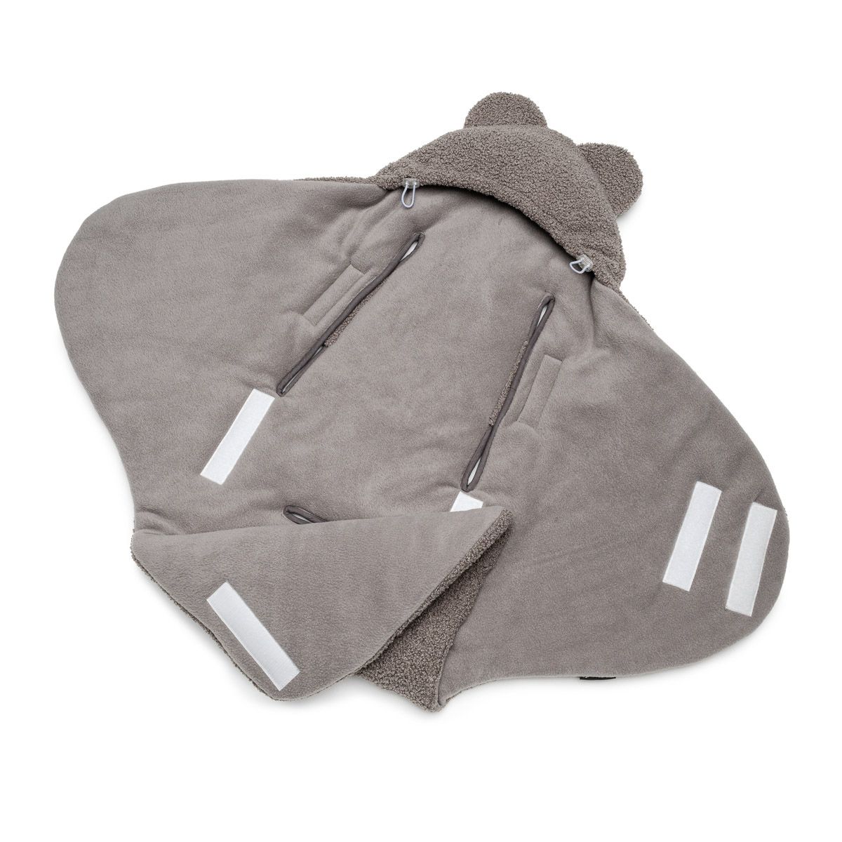 Grauer Baby-Schlafsack mit Teddy-Ohren und Reißverschlüssen.