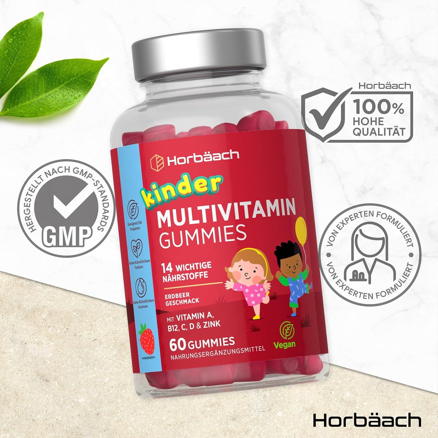 Glasflasche mit roten Gummibärchen. Aufschrift: Horbäach Kinder Multivitamin Gummies. 60 Gummies, Erdbeergeschmack, GMP-zertifiziert.