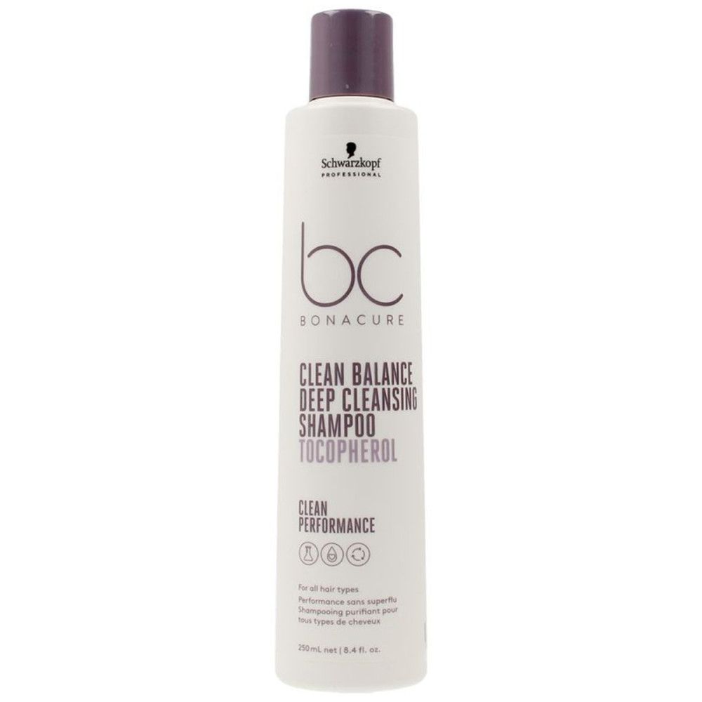 Weisse Shampoo-Flasche mit lila Verschluss. Aufschrift: BC Bonacure Clean Balance Deep Cleansing Shampoo.