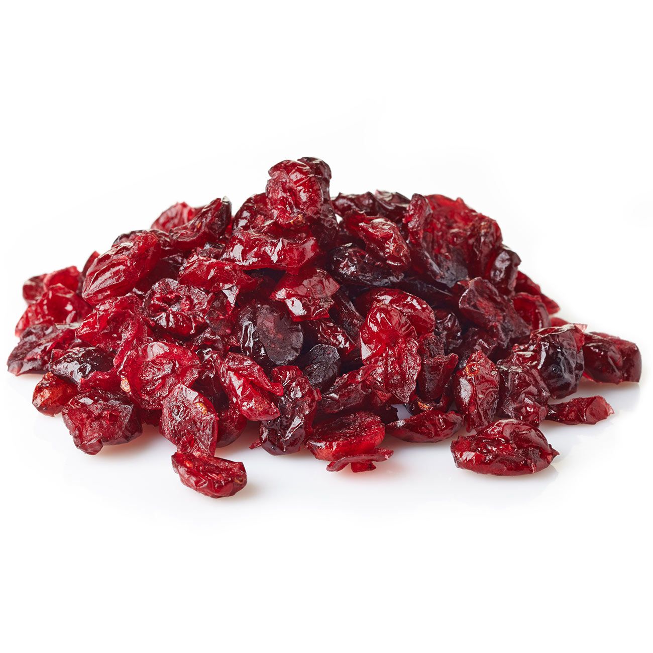 Haufen getrockneter, roter Cranberries. Nahaufnahme, helle Beleuchtung.