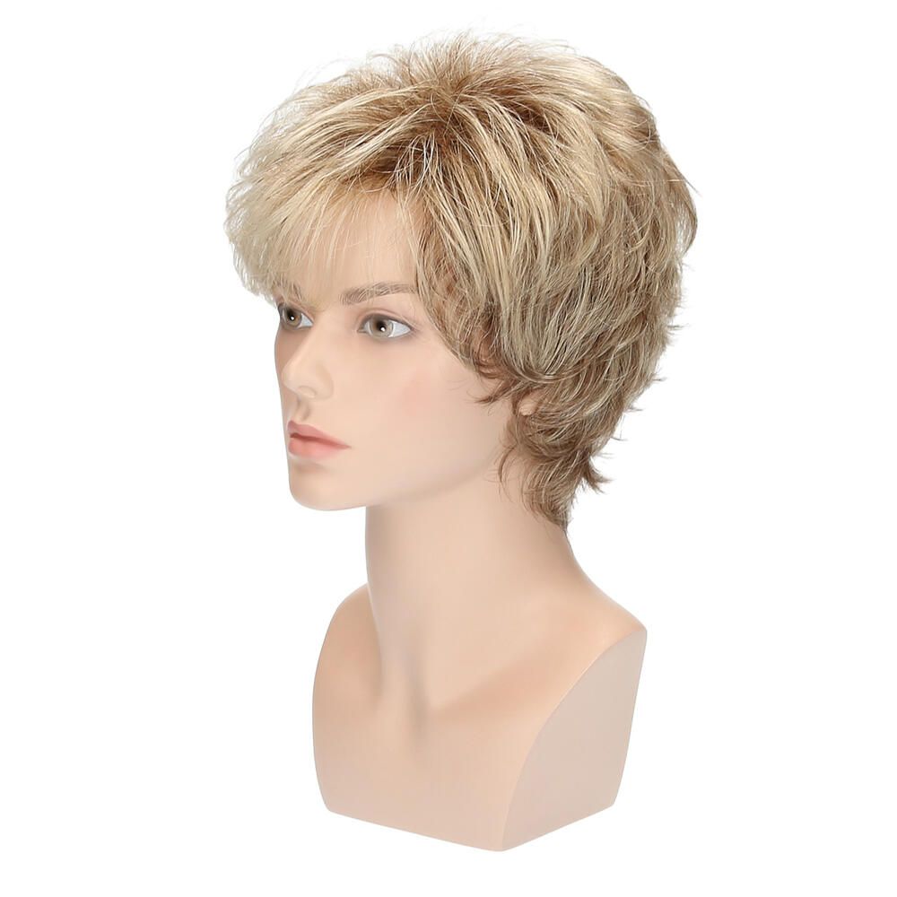 Perücke Karin von Lofty, blond-braun, auf einer Büste. Seitenansicht, kurze, gestufte Frisur.