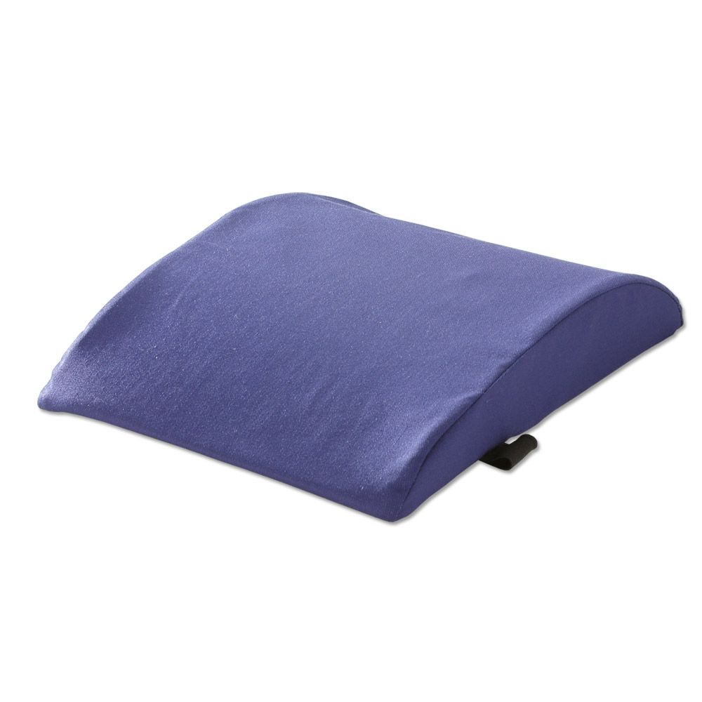Blaues, halbrundes Lendenkissen. Schwarzer Befestigungsriemen an der Rückseite.