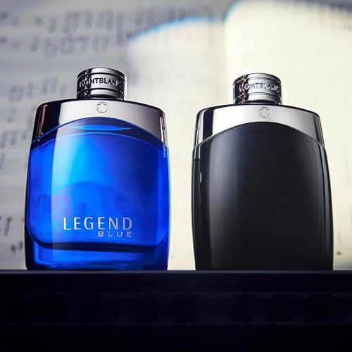 Montblanc Legend Eau de Toilette Flakon neben einem Montblanc Stift auf Papier.