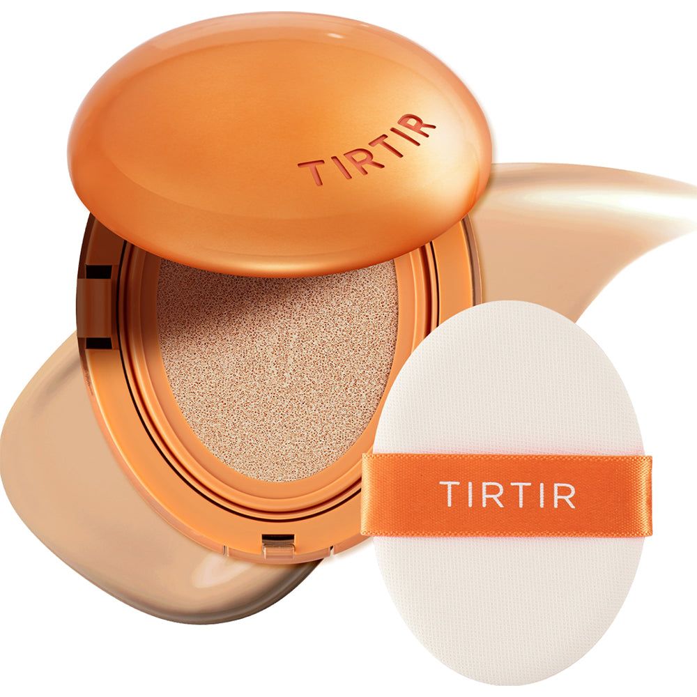 TIRTIR Mask Fit Ai Filter Cushion, geöffnet, mit Puderschwamm daneben.