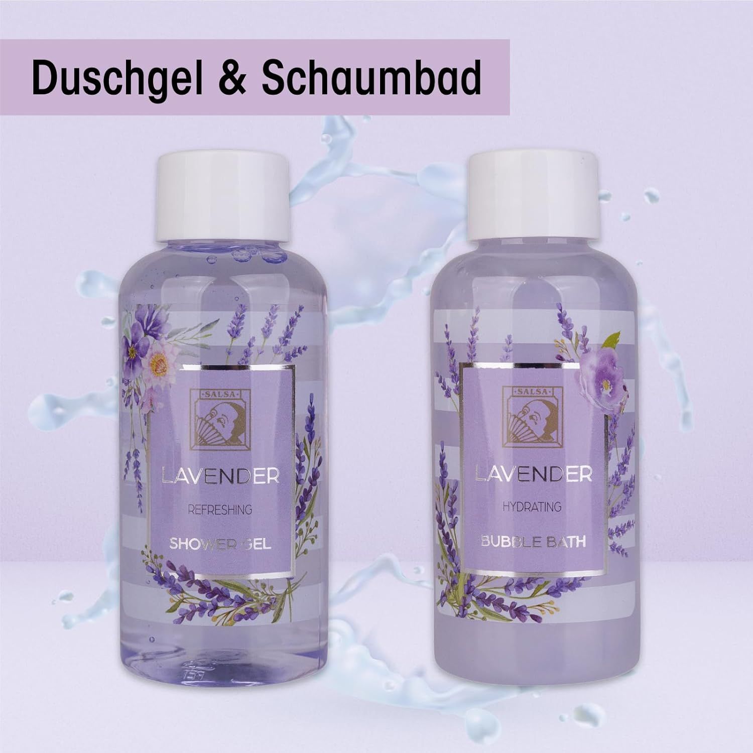 Zwei Flaschen Duschgel und Schaumbad mit Lavendel-Design. Weiße Deckel. Wasser-Effekt im Hintergrund.