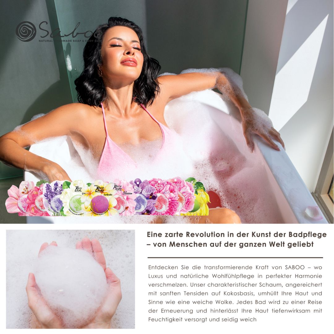 Frau in Badewanne mit Schaum. Rosa Badebombe. Text: SABOO. Infografik mit Text über die Wirkung und Vorteile des Produkts.