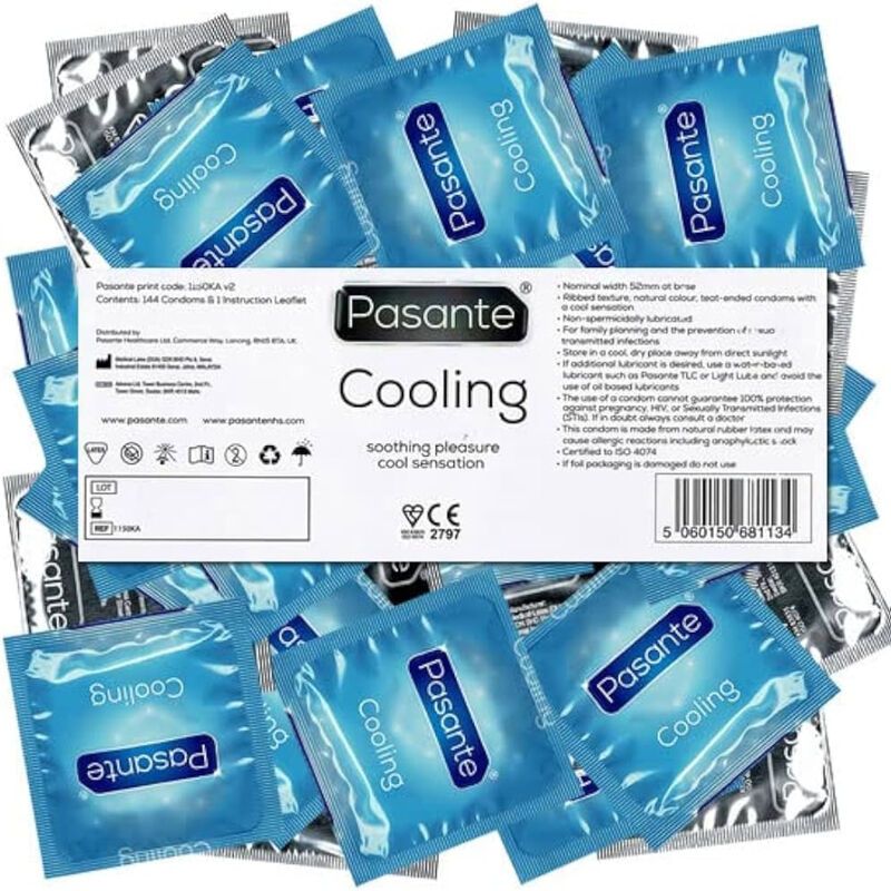 Kondome in Einzelverpackungen. Marke Pasante, Produktname Cooling. Blaue Verpackung mit Produktinformationen.