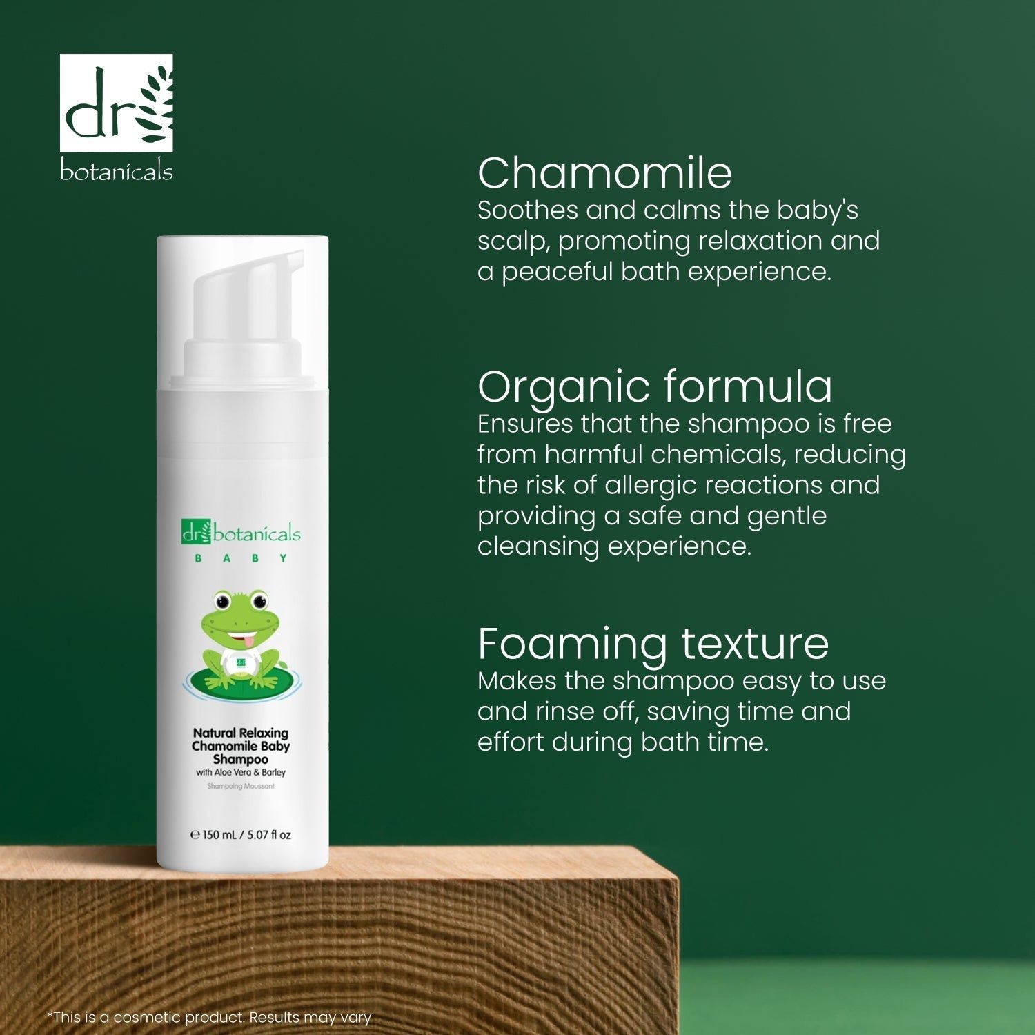 Weiße Flasche mit Pumpverschluss auf Holzblock. Text: 'Chamomile', 'Organic formula', 'Foaming texture'.