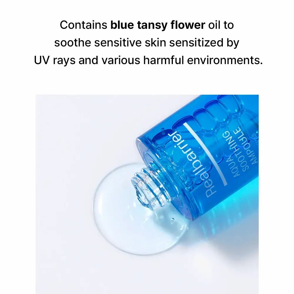 Blaues Serum liegt, Serum fließt heraus. Aufschrift: Realbarrier Aqua Soothing Ampoule.