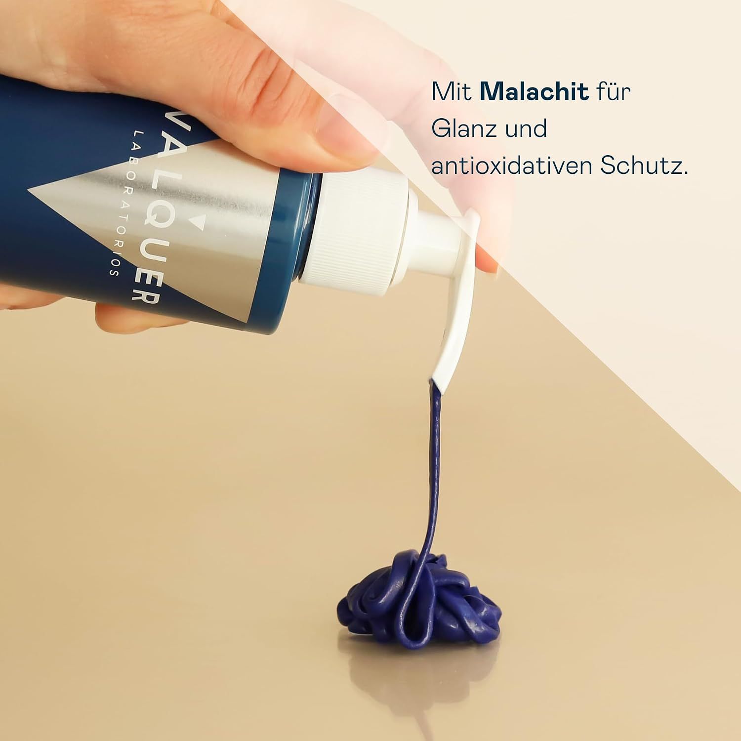 GYADA Kosmetik Locken Maske in einem roten Tiegel mit weißer Creme.