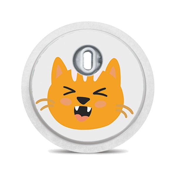 Runder Aufkleber mit orangefarbener Katze, die lacht und Zähne zeigt.