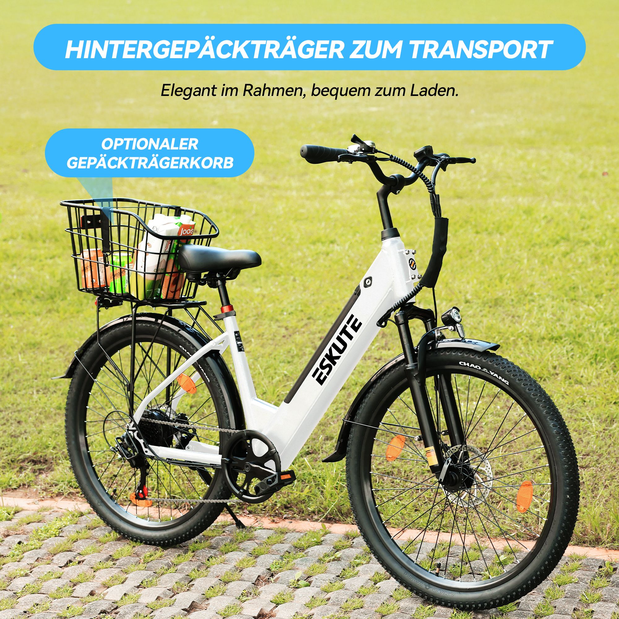 Weißes Elektrofahrrad mit Gepäckträgerkorb. Text: Hintergepäckträger zum Transport. Marke ESKUTE.