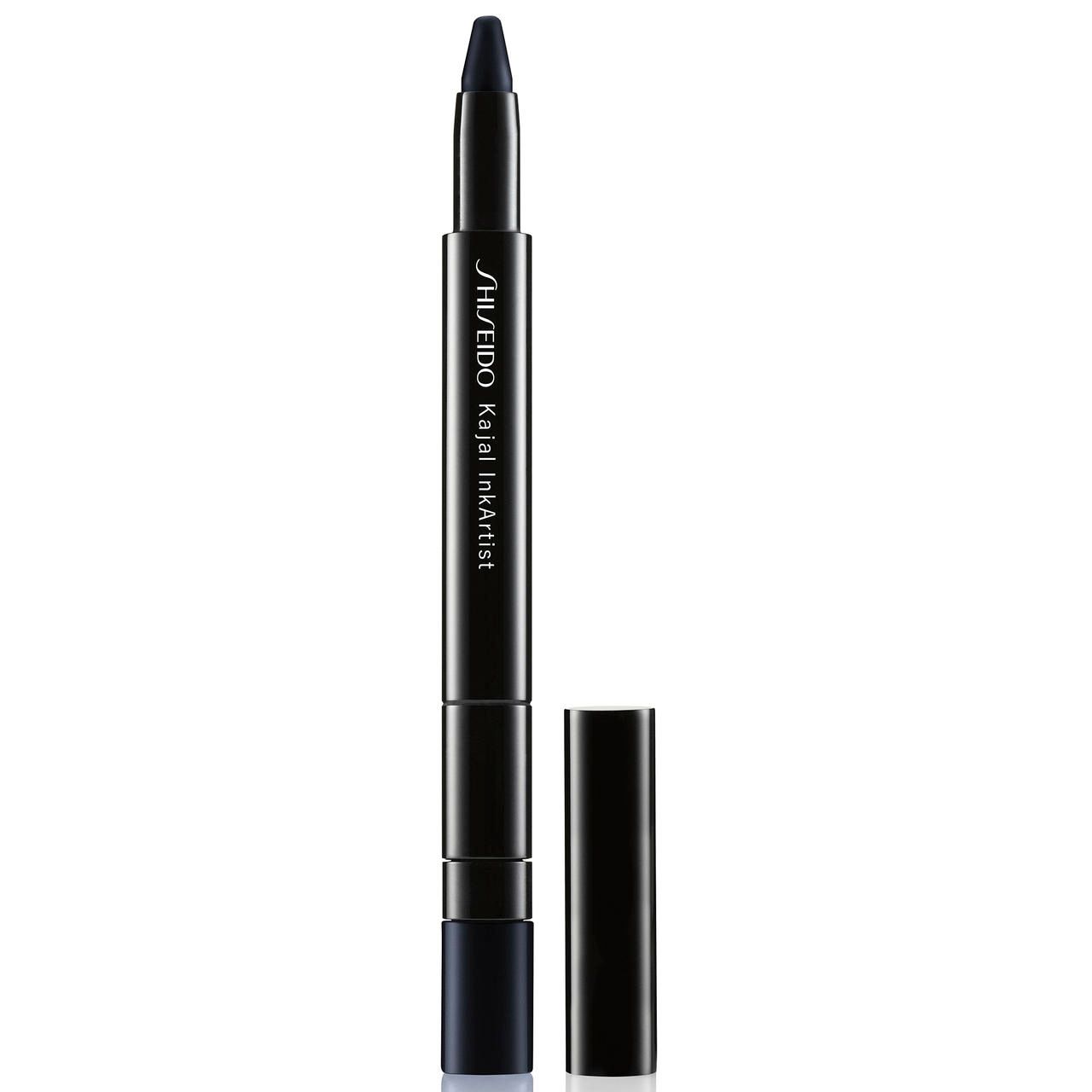 Schwarzer Kajal Inkartist-Stift mit geöffneter Kappe. Aufschrift: Shiseido Kajal Inkartist.
