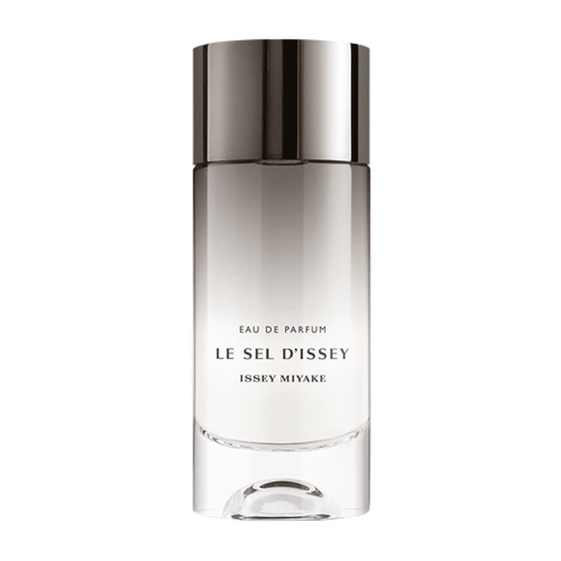 Glasflakon mit silbernem Deckel. Aufschrift: Eau de Parfum, Le Sel d'Issey, Issey Miyake.