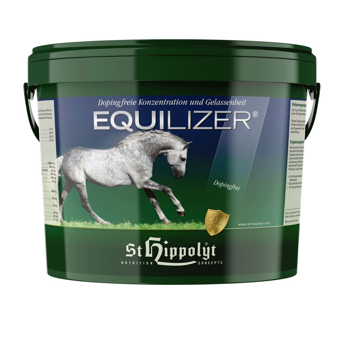 Grüner Eimer mit Etikett. Aufschrift: EQUILIZER, St. Hippolyt. Abbildung eines Pferdes. Dopingfrei.