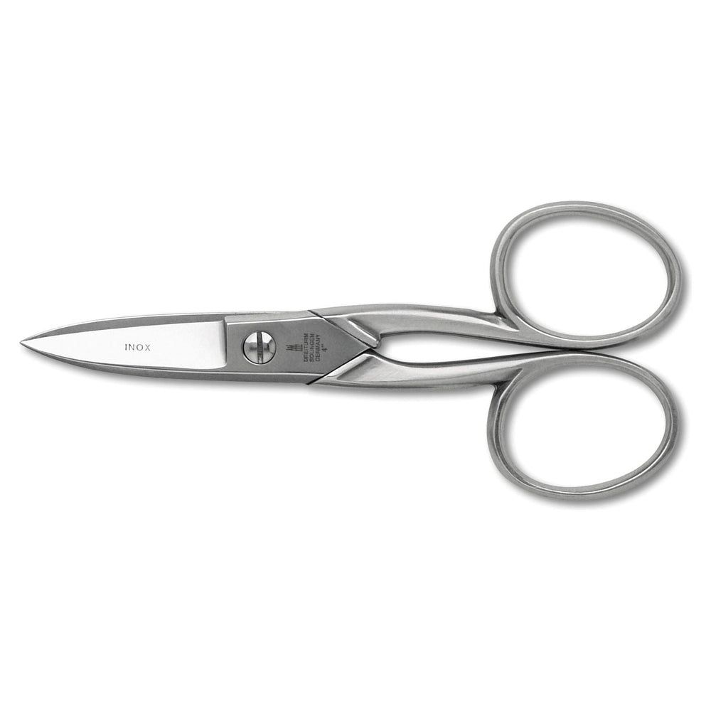 Nagelschere aus Metall. INOX Schriftzug. Schlanke Form mit abgerundeten Griffen.