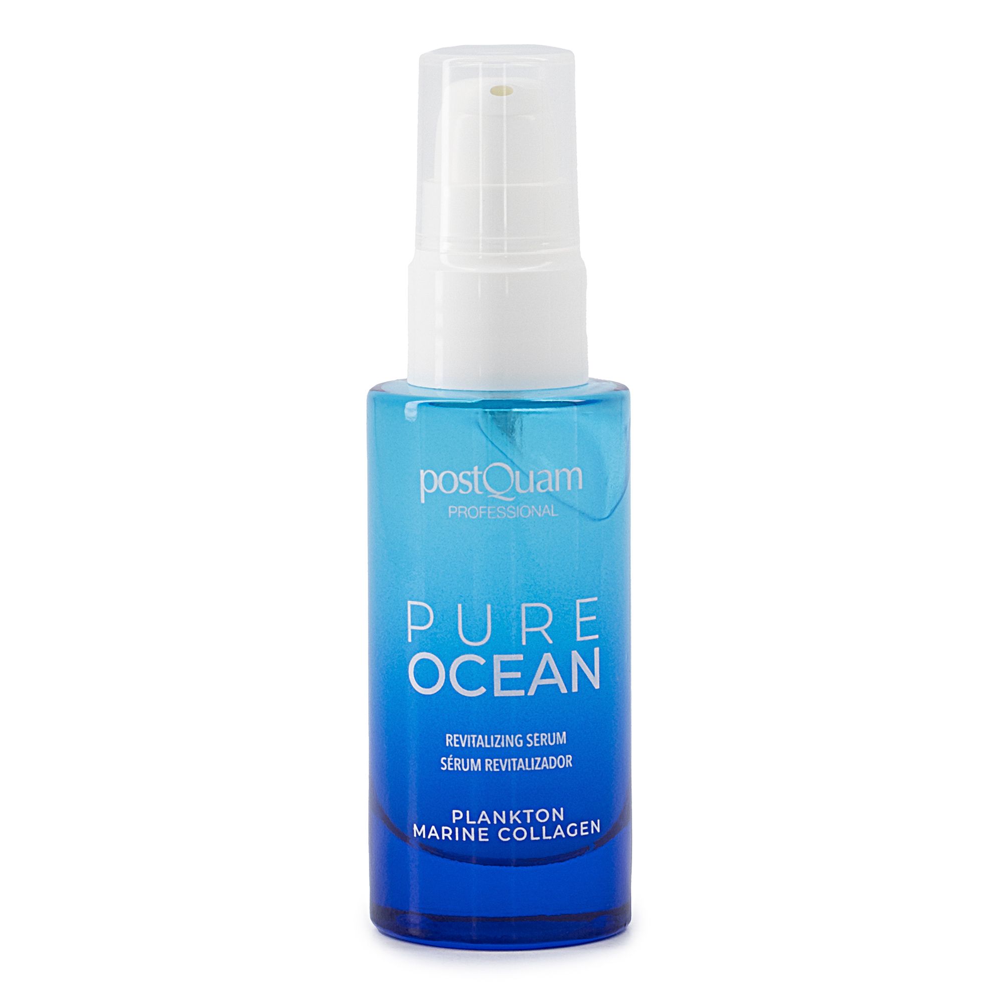 Serumflasche mit blauem Farbverlauf. Aufschrift: Postquam Pure Ocean, Revitalizing Serum, Plankton Marine Collagen. Weißer Pumpkopf.