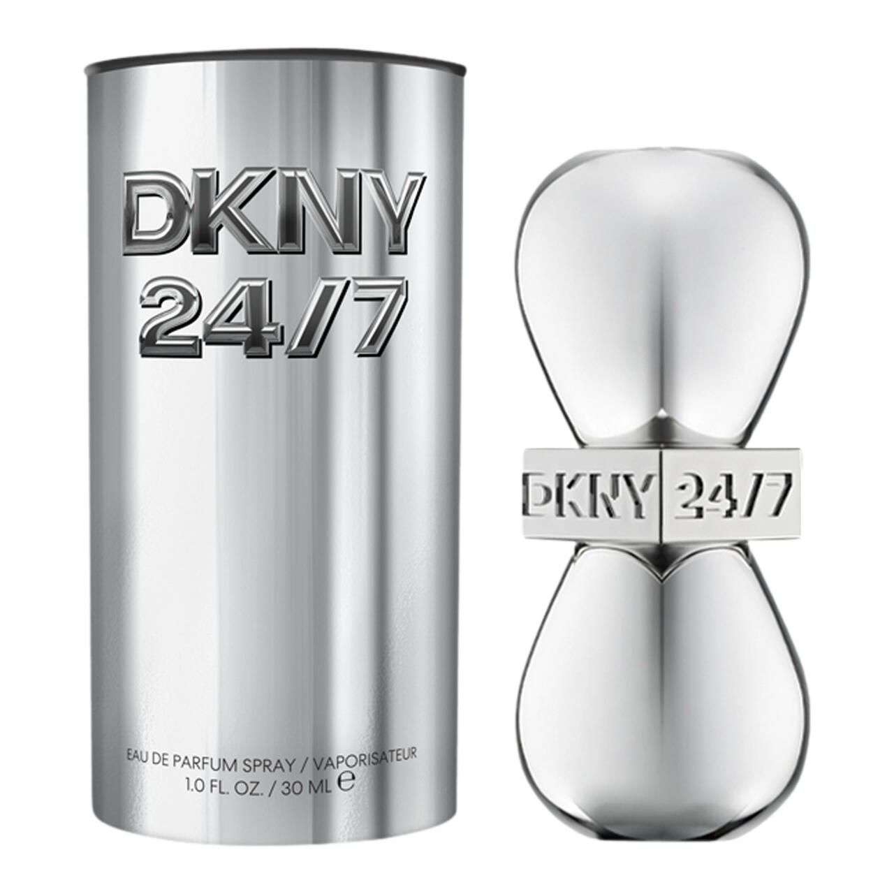 Silberfarbener Flakon und zylindrische Verpackung. Aufschrift: DKNY 24/7. EdP Nat. Spray. 1.0 FL. OZ. / 30 ml e.