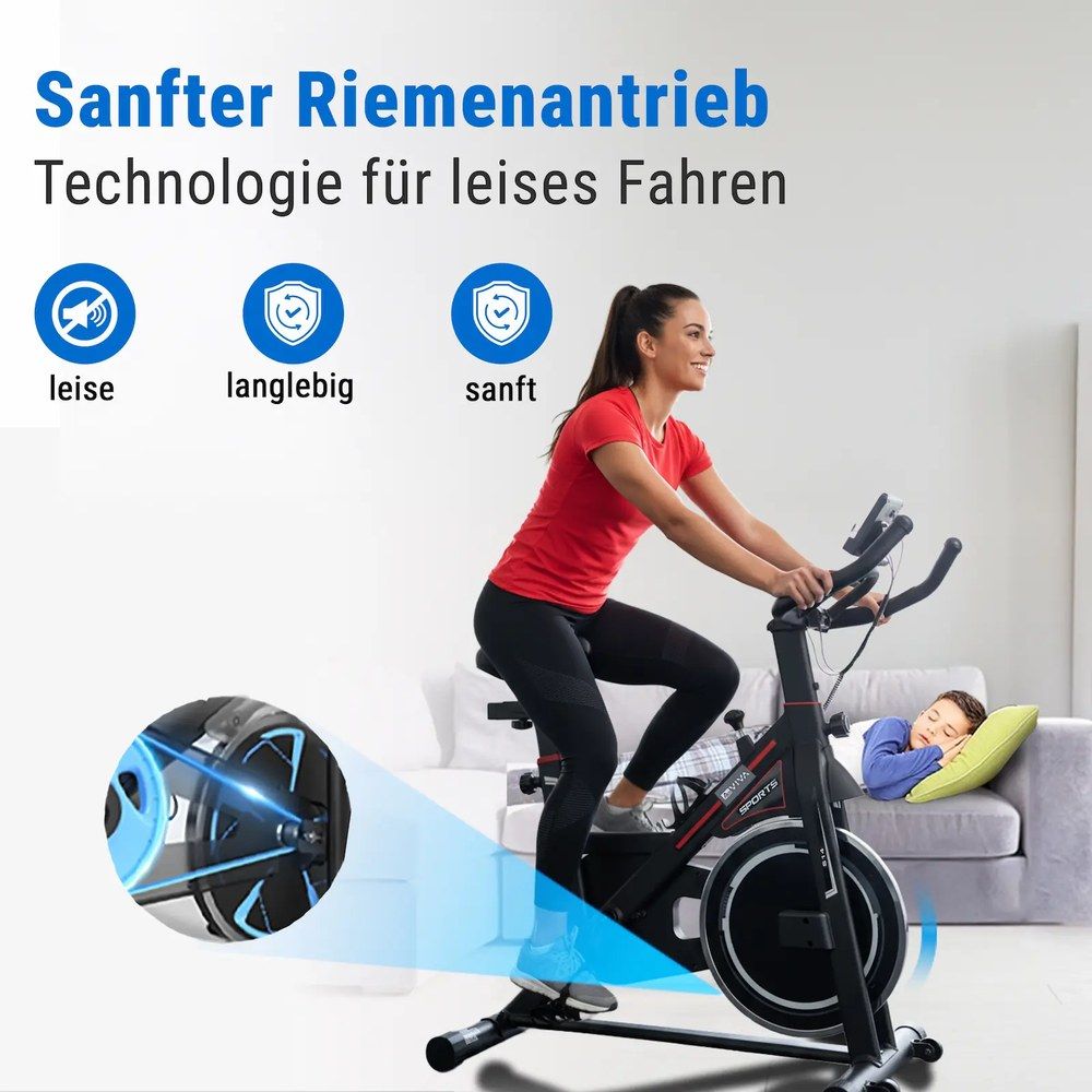 AsVIVA Indoor Cycle S14: Frau fährt leise auf Riemenantrieb, Nahaufnahme des Schwungrads.