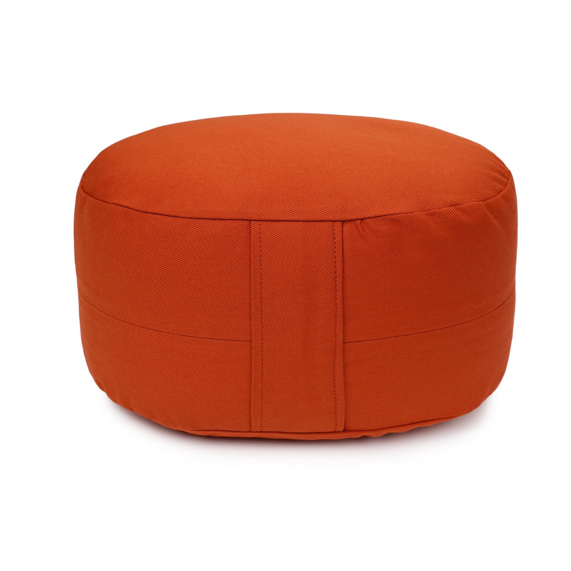 Orange Yogakissen, oval, mit Nähten.