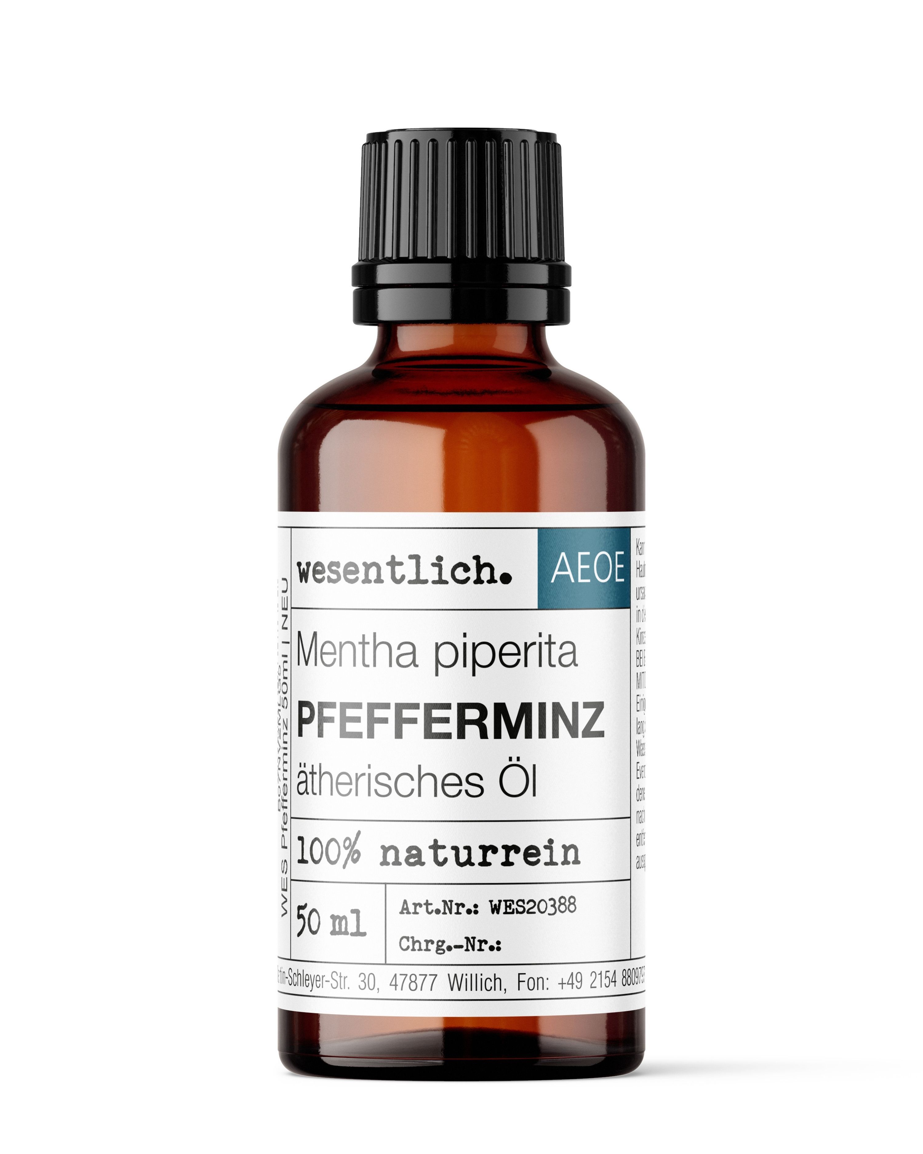 Braune Glasflasche mit schwarzem Deckel, gefüllt mit Pfefferminzöl. Etikett zeigt "PFEFFERMINZ ätherisches Öl 100% naturrein 50 ml".