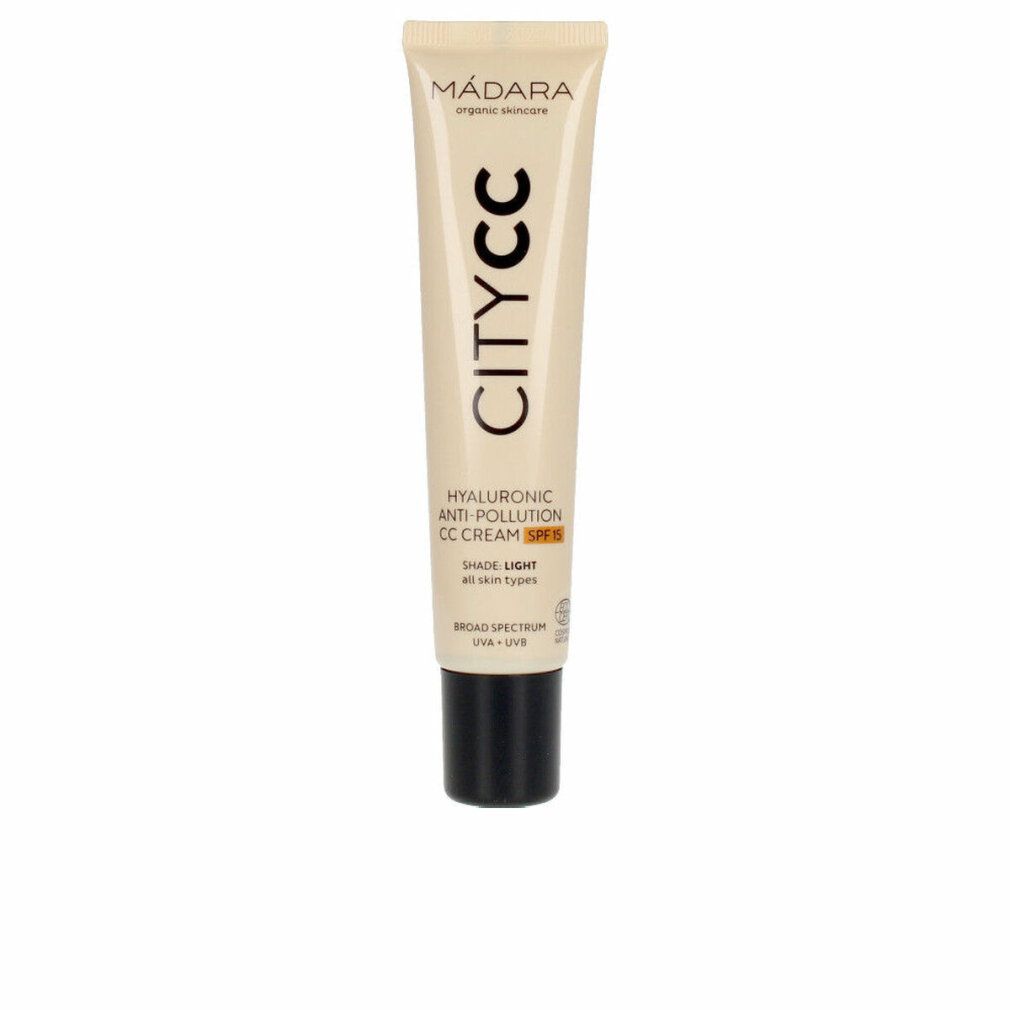 Creme-Tube. Aufschrift: CITY CC, Hyaluronic Anti-Pollution CC Cream SPF 15. Hellbeige. COSMOS NATURAL.