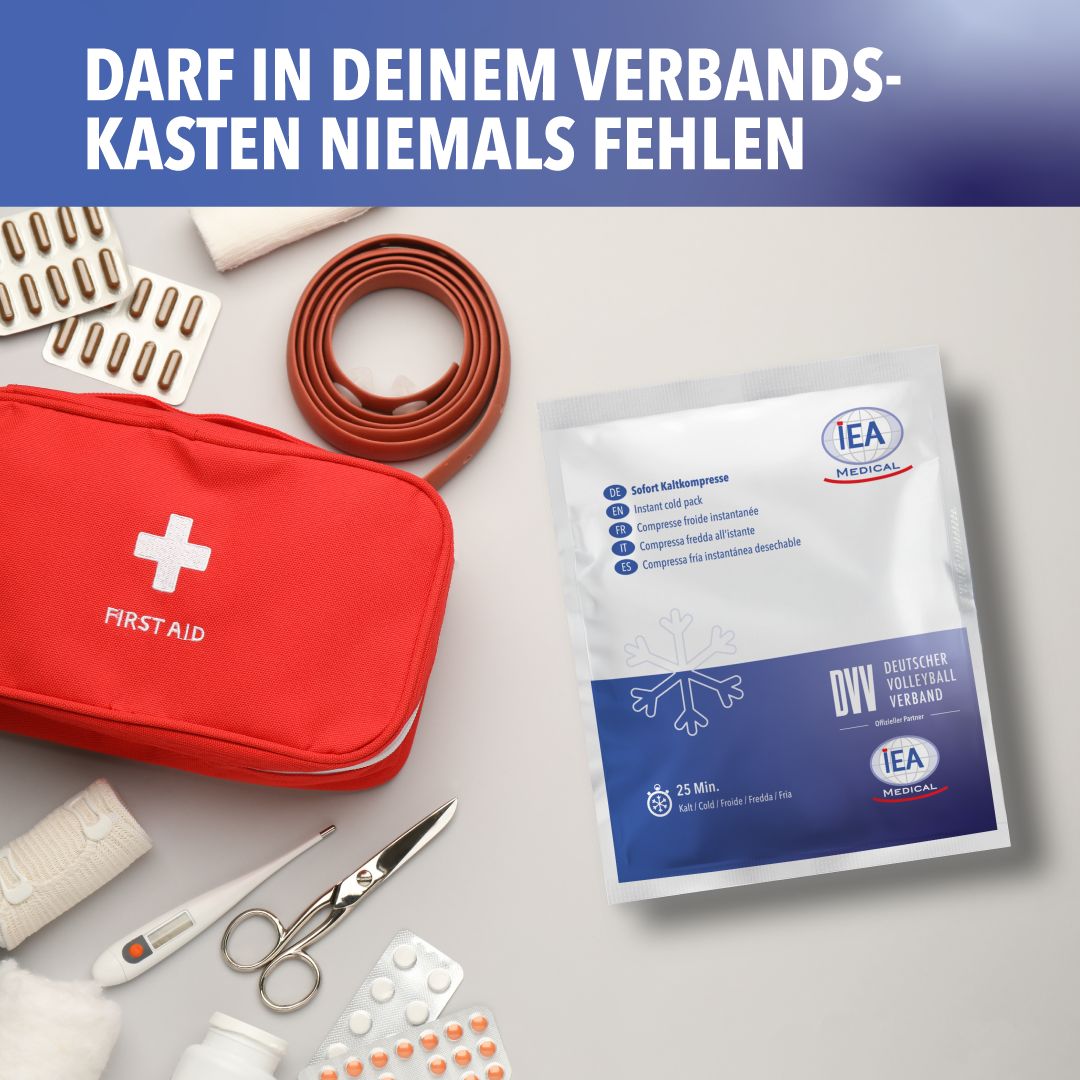 Erste-Hilfe-Kasten mit Verbandszeug, Medikamenten, Schere und Kühlpack. Text: Darf in deinem Verbandskasten niemals fehlen.