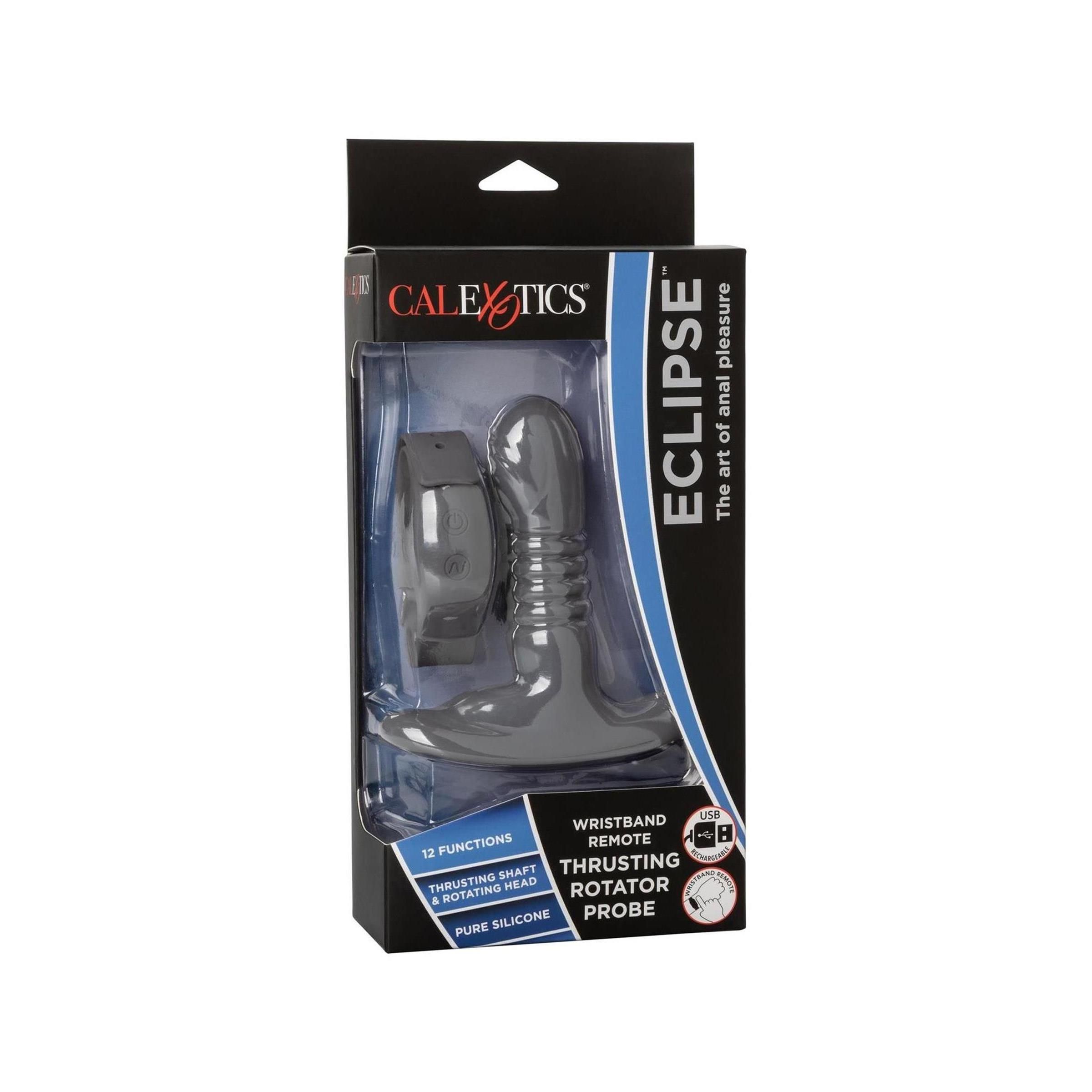 Verpackung mit einem grauen Anal-Stimulator und Armband-Fernbedienung. Aufschrift: CalExotics, Eclipse, Wristband Remote, Thursting Rotator Probe.