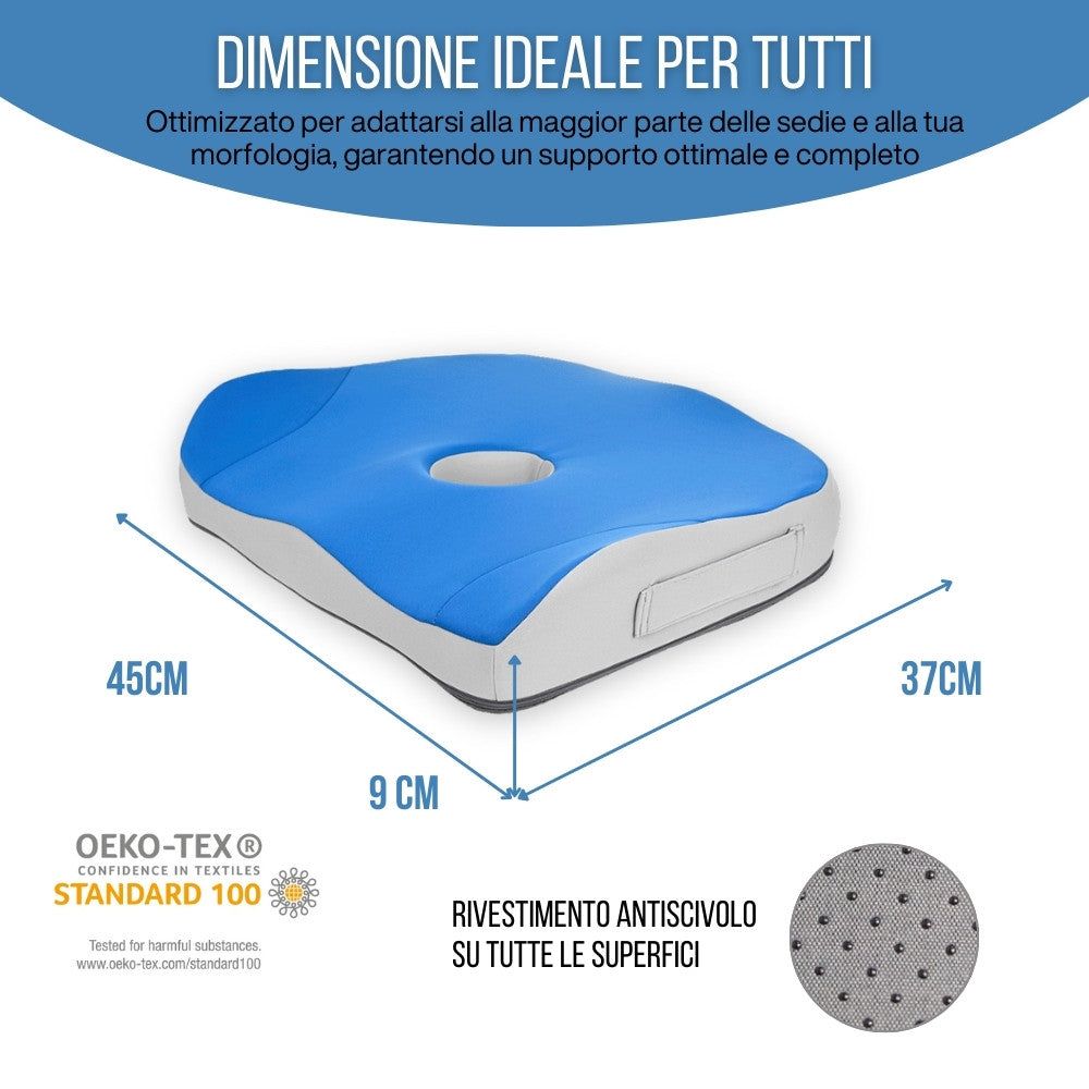 Cuscino blu con foro. Etichette: scanalatura centrale, contorni rialzati, foro di ventilazione.