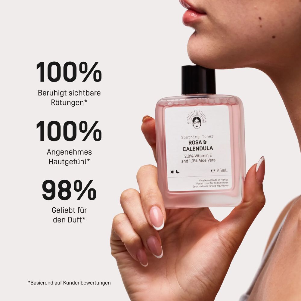 Eine Hand hält den Viva Maia Soothing Toner mit Prozentangaben zu den Vorteilen.