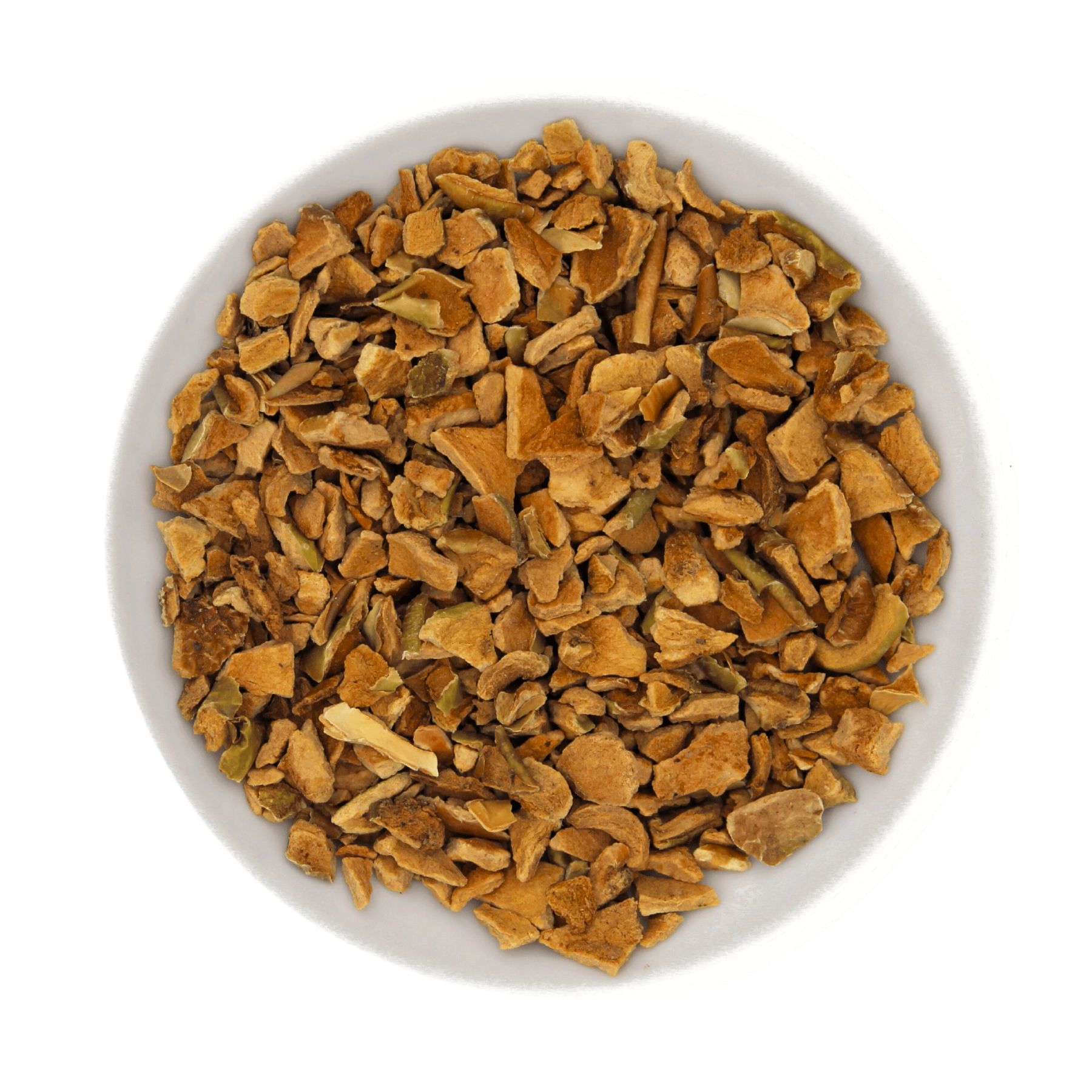 Getrocknete Apfelstücke in weißer Schale. Draufsicht. Stücke sind unregelmäßig geformt und von hellbrauner bis goldener Farbe.