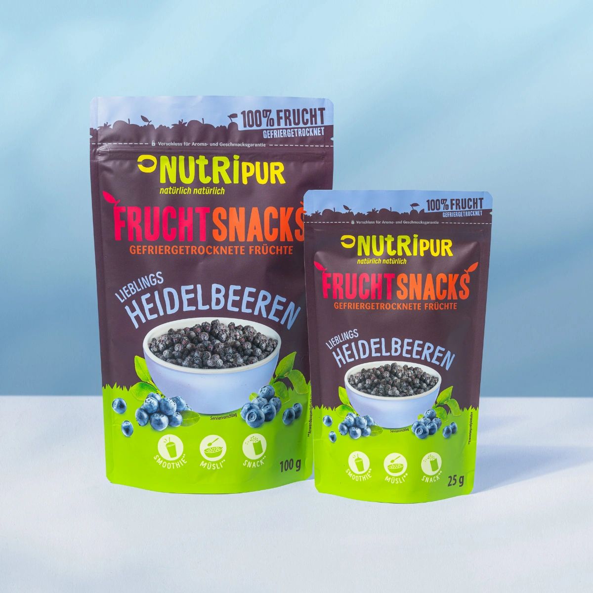 Zwei Beutel gefriergetrocknete Heidelbeeren. Einmal 100g, einmal 25g. Marke NutriPur.
