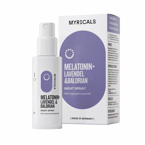 Weiße Sprühflasche und Schachtel. Aufschrift: MYRICALS, MELATONIN+ LAVENDEL & BALDRIAN NIGHT SPRAY. Made in Germany.
