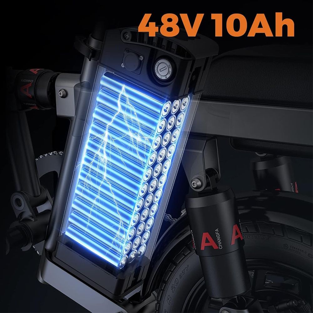 E-Bike-Akku mit blauen Lichteffekten. Aufschrift 48V 10Ah. Schwarzes Gehäuse.