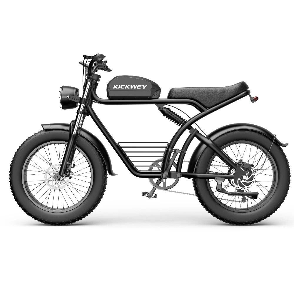 Schwarzes E-Bike mit breiten Reifen. Gepäckträger mit KICKWEY-Logo. Scheinwerfer und Rücklicht. Schwarzer Rahmen.