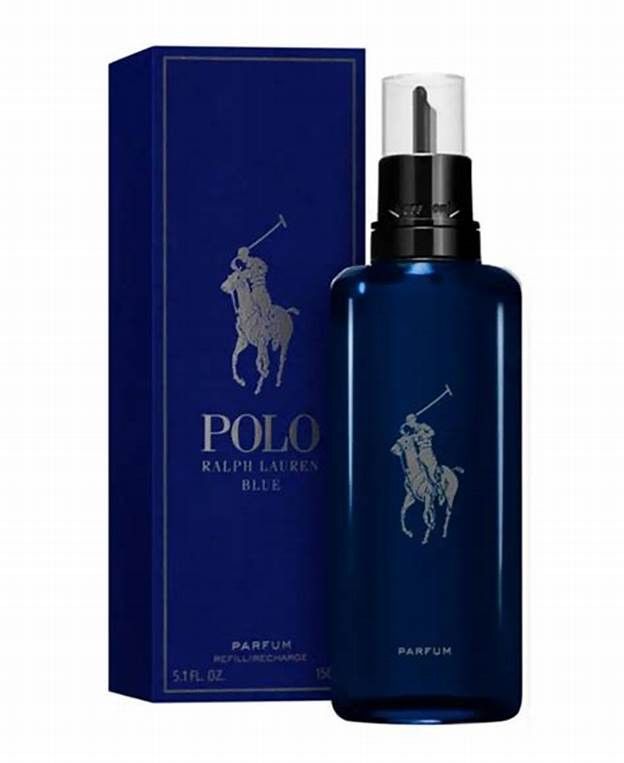 Blaue Flasche mit Zerstäuber und Verpackung. Logo mit Reiter. Schriftzug: POLO RALPH LAUREN BLUE. Parfum, Refillable Recharge.