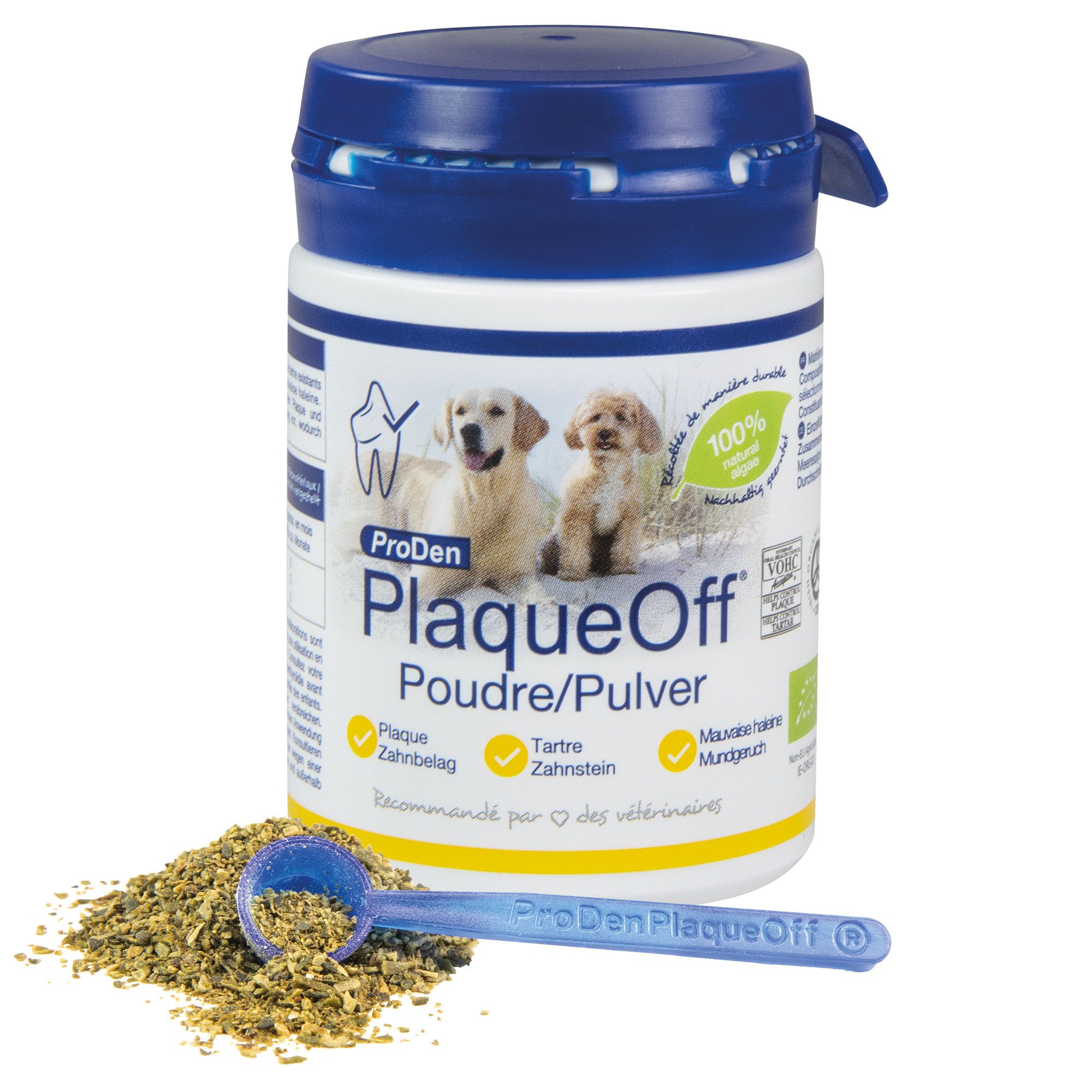 Blaue Dose mit weißem Etikett, Produktname PlaqueOff, Pulver, Dosierlöffel und Produkt. Hunde abgebildet.