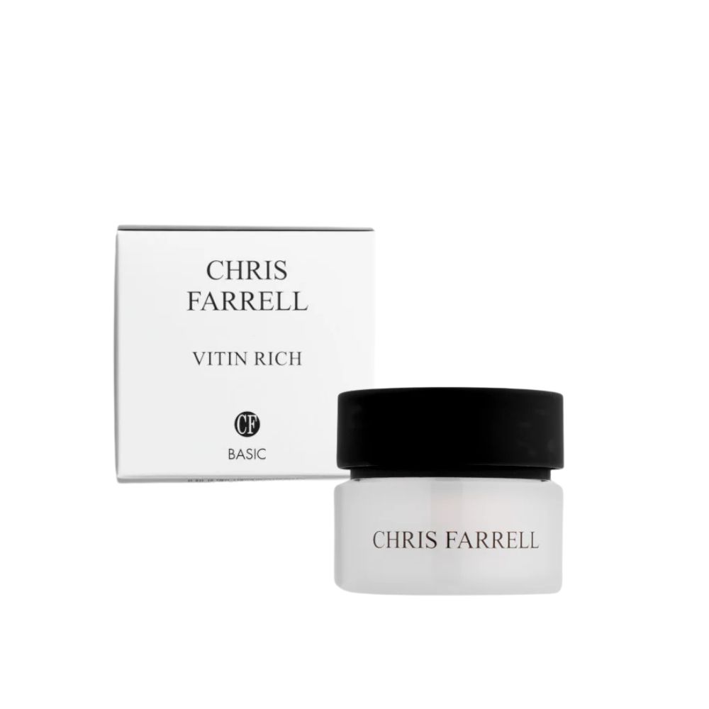 Creme-Tiegel mit schwarzem Deckel und Karton. Auf dem Tiegel steht "CHRIS FARRELL". Auf dem Karton steht "CHRIS FARRELL VITIN RICH".