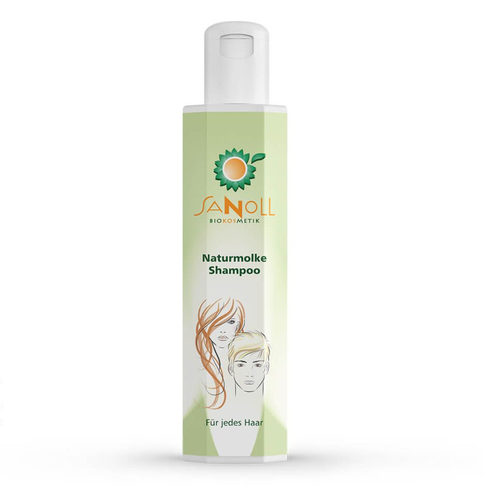 Grüne Shampoo-Flasche mit weißem Klappverschluss. Aufschrift: Sanoll Biokosmetik Naturmolke Shampoo. Illustration von zwei Gesichtern und Text: Für jedes Haar.
