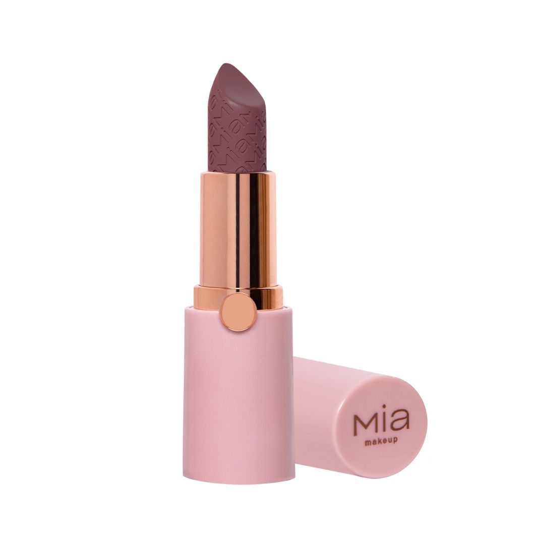 Rossetto in astuccio rosa-oro. Scritta 'mia makeup'. Tappo aperto accanto.