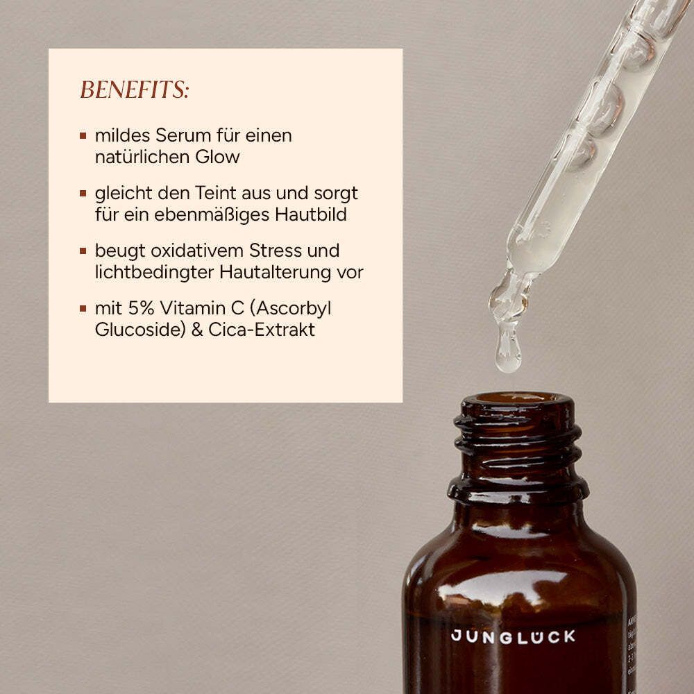 Tropfer über Flasche. Text: mildes Serum, gleicht Teint aus, beugt Hautalterung vor. Mit 5% Vitamin C.