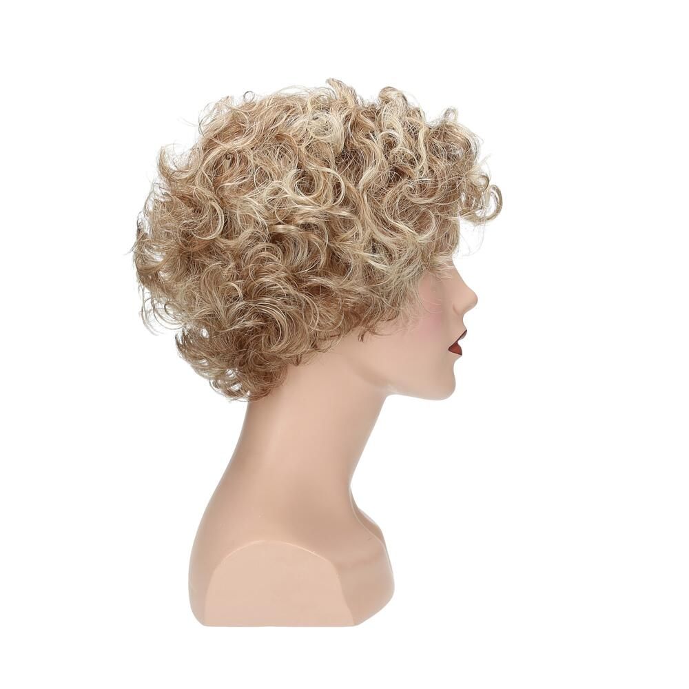Perücke Maryna von Lofty, blond gelockt, auf einer Büste. Seitenansicht.