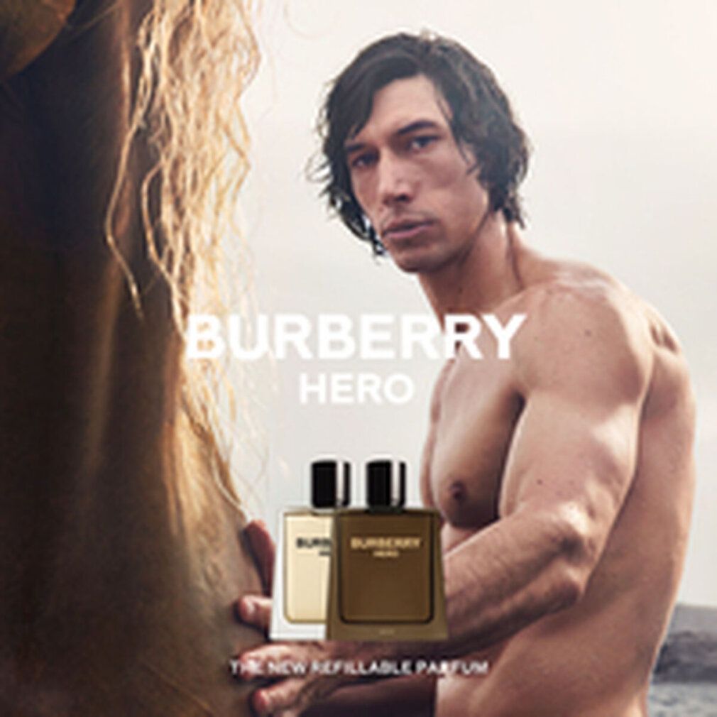 Werbung für Burberry Hero Parfum. Mann und Pferd. Zwei Flakons. Aufschrift: Burberry Hero. Text: The new refillable parfum.