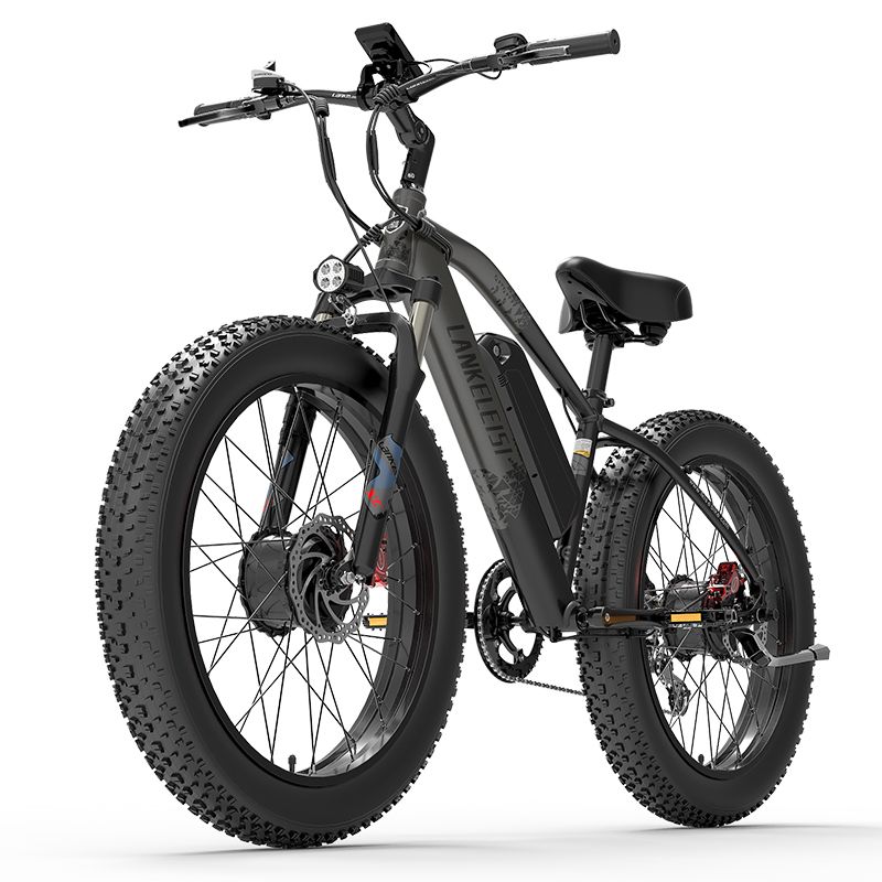 Schwarzes E-Bike LANKELEISI MG740PLUS mit breiten Reifen, Batterie und Scheinwerfer. Frontansicht.